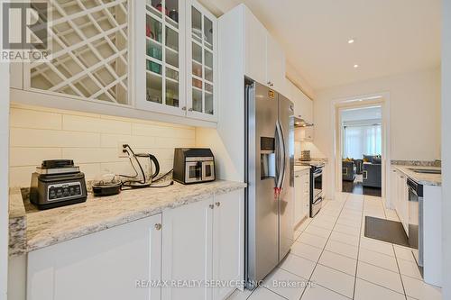 249 Inspire Boulevard, Brampton, ON - Indoor Photo Showing Kitchen With Upgraded Kitchen