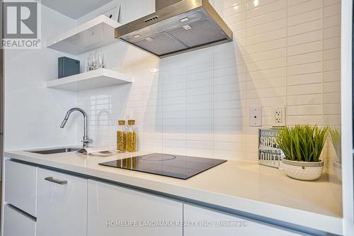 3705 - 2221 Yonge Street, Toronto, ON - Indoor Photo Showing Kitchen