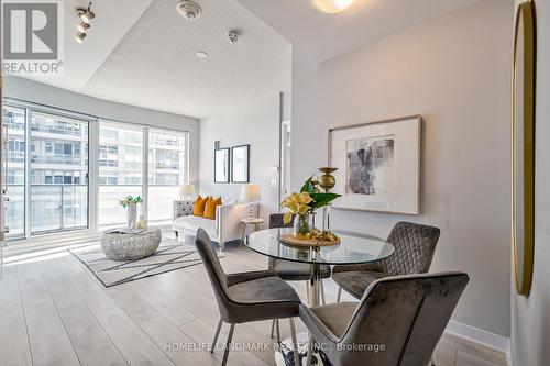 3705 - 2221 Yonge Street, Toronto, ON - Indoor Photo Showing Dining Room