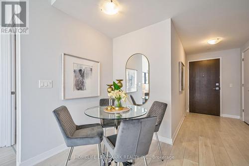 3705 - 2221 Yonge Street, Toronto, ON - Indoor Photo Showing Dining Room