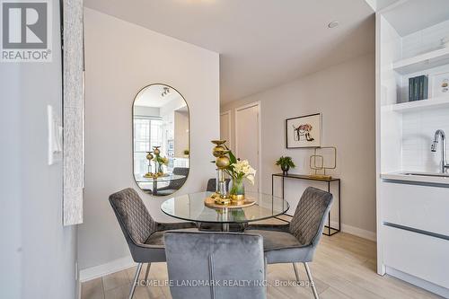 3705 - 2221 Yonge Street, Toronto, ON - Indoor Photo Showing Dining Room