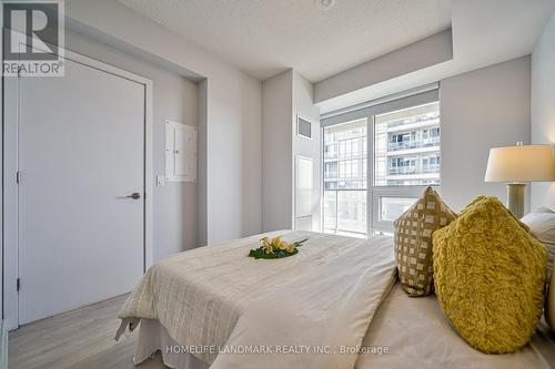 3705 - 2221 Yonge Street, Toronto, ON - Indoor Photo Showing Bedroom