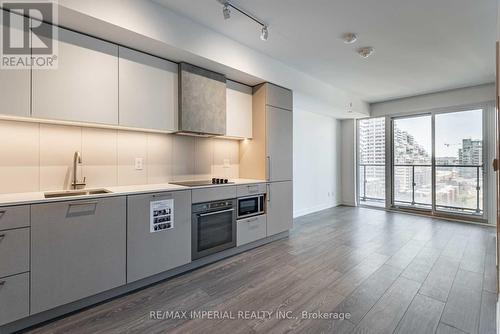 2211 - 19 Western Battery Road, Toronto, ON - Indoor Photo Showing Kitchen