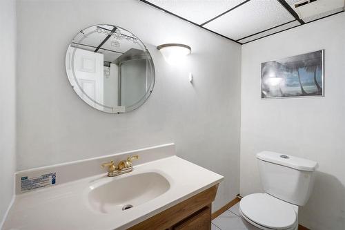 914 Ashburn Street, Winnipeg, MB - Indoor Photo Showing Bathroom