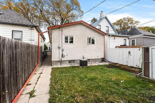 914 Ashburn Street, Winnipeg, MB - Outdoor With Exterior