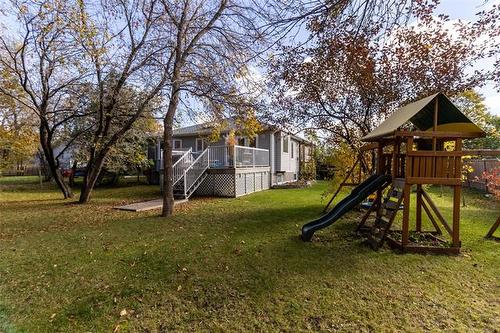 157 Carson Park Dr, Lorette, MB 