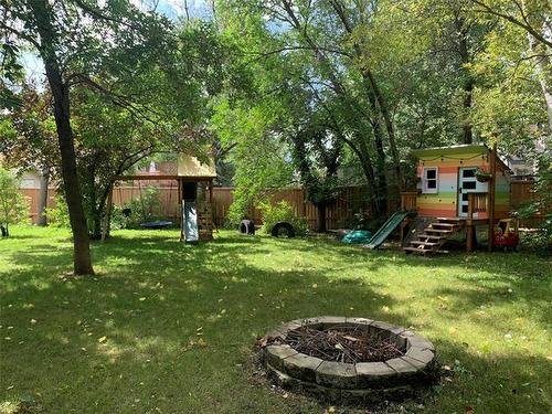 157 Carson Park Dr, Lorette, MB 