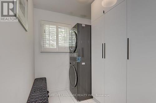 1401 Bunsden Avenue, Mississauga, ON - Indoor Photo Showing Laundry Room