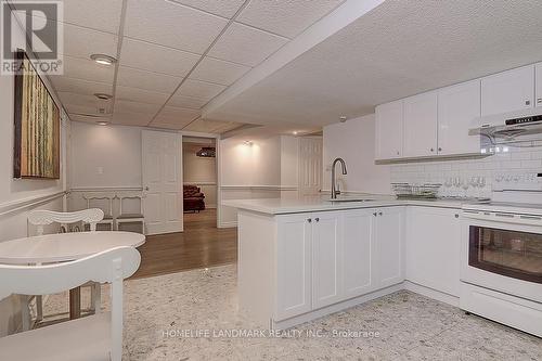 1401 Bunsden Avenue, Mississauga, ON - Indoor Photo Showing Kitchen