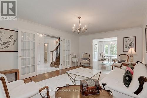 1401 Bunsden Avenue, Mississauga, ON - Indoor Photo Showing Living Room