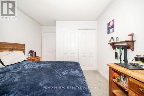 29 Holiday Lane, North Algona Wilberforce, ON - Indoor Photo Showing Bedroom