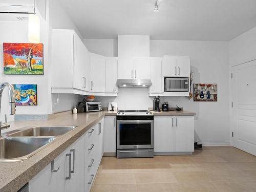 Kitchen - 302-965 Rue Du Clos-St-Urbain, Prévost, QC - Indoor Photo Showing Kitchen With Double Sink