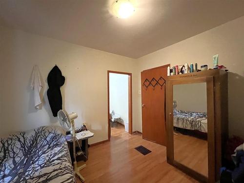 38 Crown Street, Thunder Bay, ON - Indoor Photo Showing Bedroom