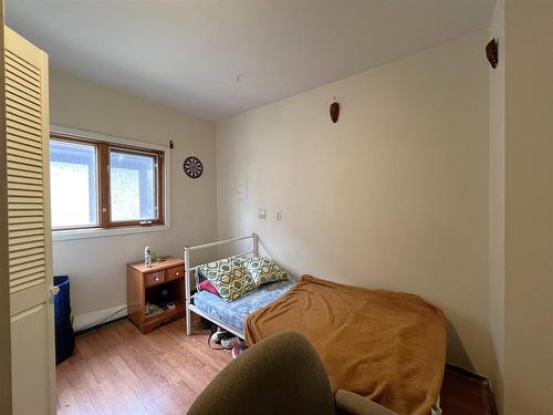 38 Crown Street, Thunder Bay, ON - Indoor Photo Showing Bedroom