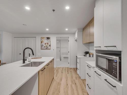 Cuisine - 501-1125 Rue Des Rigoles, Québec (La Haute-Saint-Charles), QC - Indoor Photo Showing Kitchen With Upgraded Kitchen