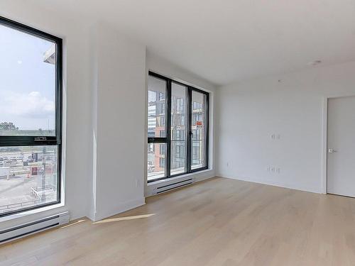 Living room - 424-200 Rue Marie-Charles-Le Moyne, Longueuil (Le Vieux-Longueuil), QC - Indoor Photo Showing Other Room