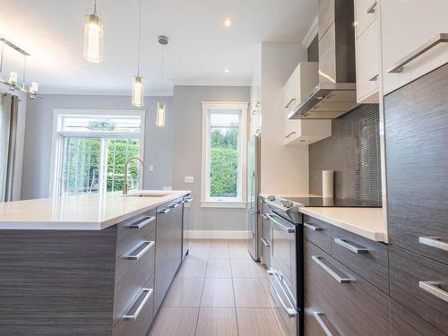 Cuisine - 711 Place De L'Eau-Vive, Laval (Sainte-Dorothée), QC - Indoor Photo Showing Kitchen With Upgraded Kitchen