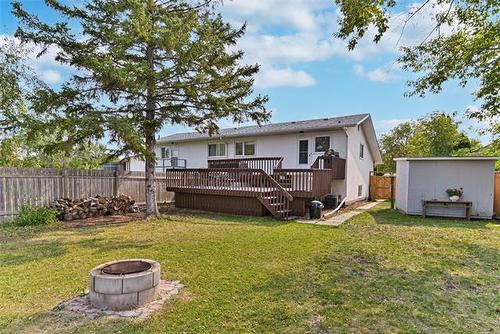 122 Corbett Dr, Winnipeg, MB 