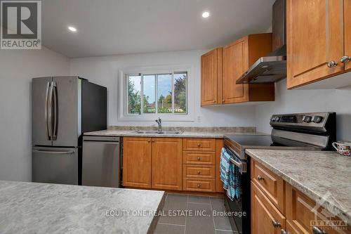 60 Shoreham Avenue, Ottawa, ON - Indoor Photo Showing Kitchen With Double Sink