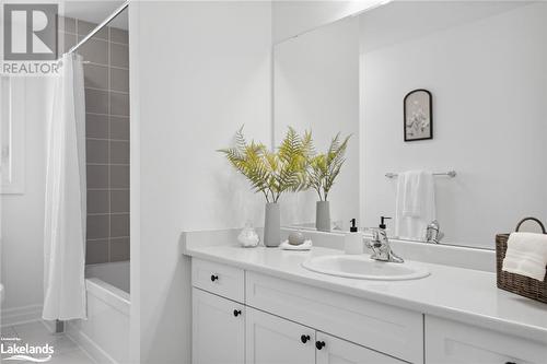 31 Chambery Street, Bracebridge, ON - Indoor Photo Showing Bathroom