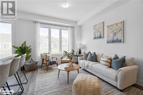 31 Chambery Street, Bracebridge, ON - Indoor Photo Showing Living Room