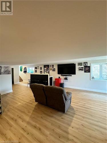 816 23Rd Avenue, Hanover, ON - Indoor Photo Showing Other Room