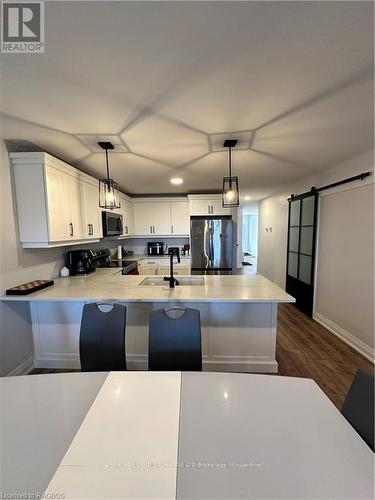 816 23Rd Avenue, Hanover, ON - Indoor Photo Showing Kitchen