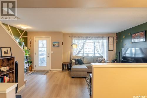 96 5250 Aerodrome Road, Regina, SK - Indoor Photo Showing Living Room