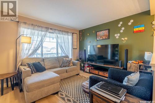 96 5250 Aerodrome Road, Regina, SK - Indoor Photo Showing Living Room