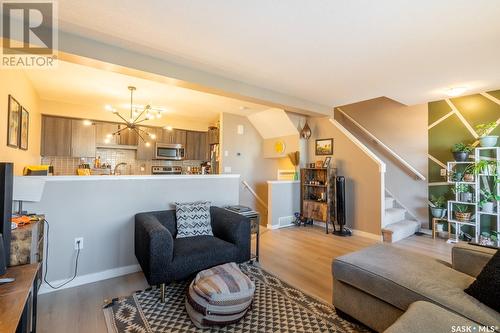 96 5250 Aerodrome Road, Regina, SK - Indoor Photo Showing Living Room