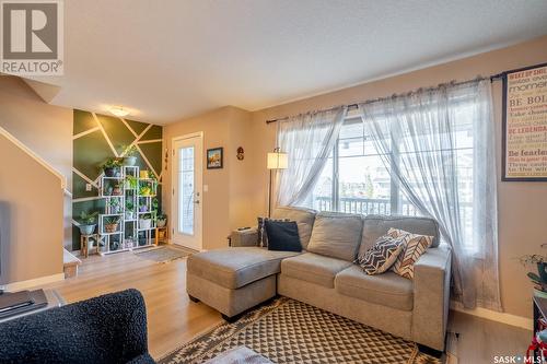 96 5250 Aerodrome Road, Regina, SK - Indoor Photo Showing Living Room