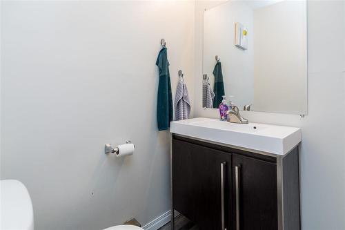 542 Rathgar Avenue, Winnipeg, MB - Indoor Photo Showing Bathroom