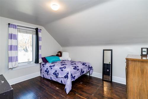 542 Rathgar Avenue, Winnipeg, MB - Indoor Photo Showing Bedroom