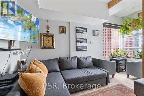 2402 - 1 King Street W, Toronto, ON - Indoor Photo Showing Living Room