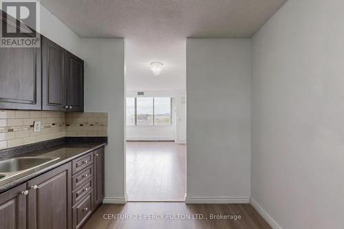 1004 - 5580 Sheppard Avenue E, Toronto, ON - Indoor Photo Showing Kitchen