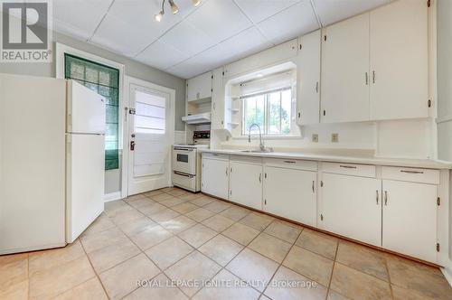 707 King Street W, Oshawa, ON - Indoor Photo Showing Kitchen