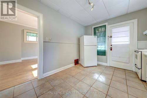 707 King Street W, Oshawa, ON - Indoor Photo Showing Kitchen