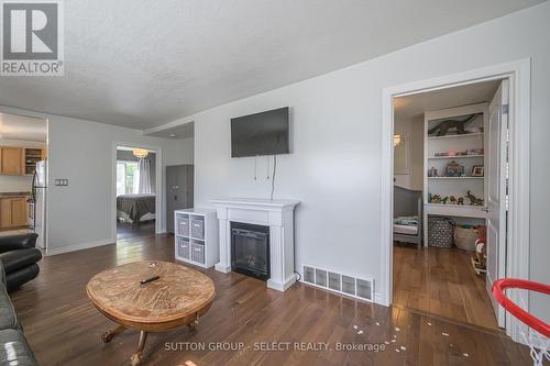 67 St Julien Street, London, ON - Indoor Photo Showing Living Room With Fireplace