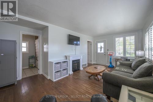 67 St Julien Street, London, ON - Indoor Photo Showing Living Room With Fireplace