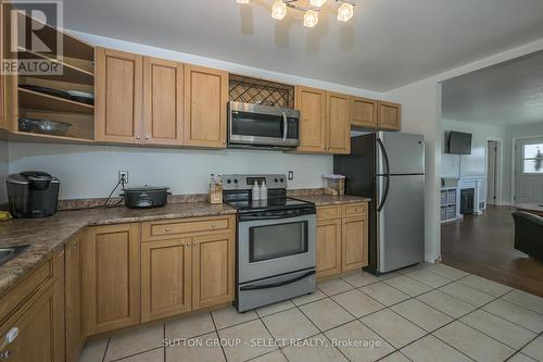 67 St Julien Street, London, ON - Indoor Photo Showing Kitchen