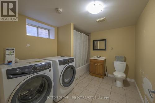 67 St Julien Street, London, ON - Indoor Photo Showing Laundry Room