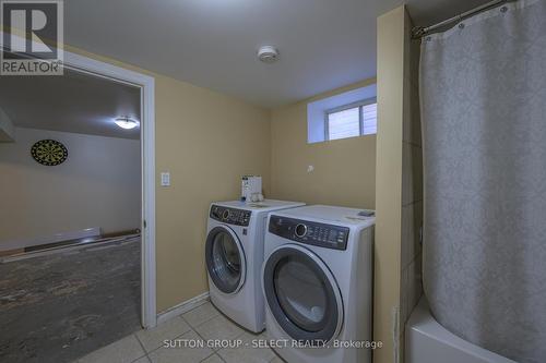 67 St Julien Street, London, ON - Indoor Photo Showing Laundry Room