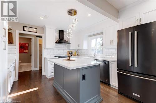 40 Main Street N, Hamilton, ON - Indoor Photo Showing Kitchen With Upgraded Kitchen