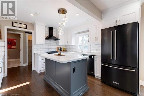 40 Main Street N, Hamilton, ON - Indoor Photo Showing Kitchen With Upgraded Kitchen