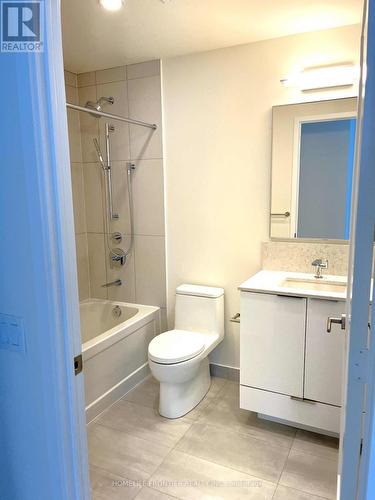 4305 - 28 Freeland Street, Toronto, ON - Indoor Photo Showing Bathroom