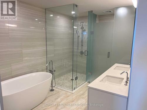 3901 - 28 Freeland Street, Toronto, ON - Indoor Photo Showing Bathroom