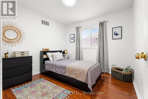 21 Brambirch Crescent, Brampton, ON - Indoor Photo Showing Bedroom