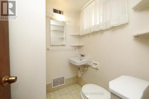 223 Rosemount Avenue, Toronto, ON - Indoor Photo Showing Bathroom