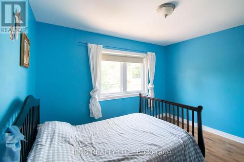 27 David Street, Brampton, ON - Indoor Photo Showing Bedroom