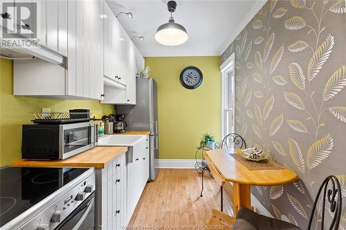 181 Janette, Windsor, ON - Indoor Photo Showing Kitchen